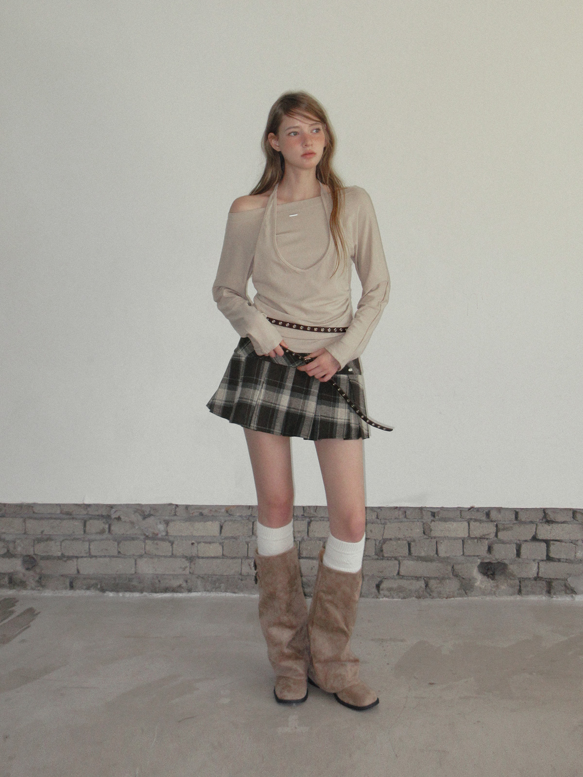 TWEE Rezon check pleated mini skirt - Model styling view