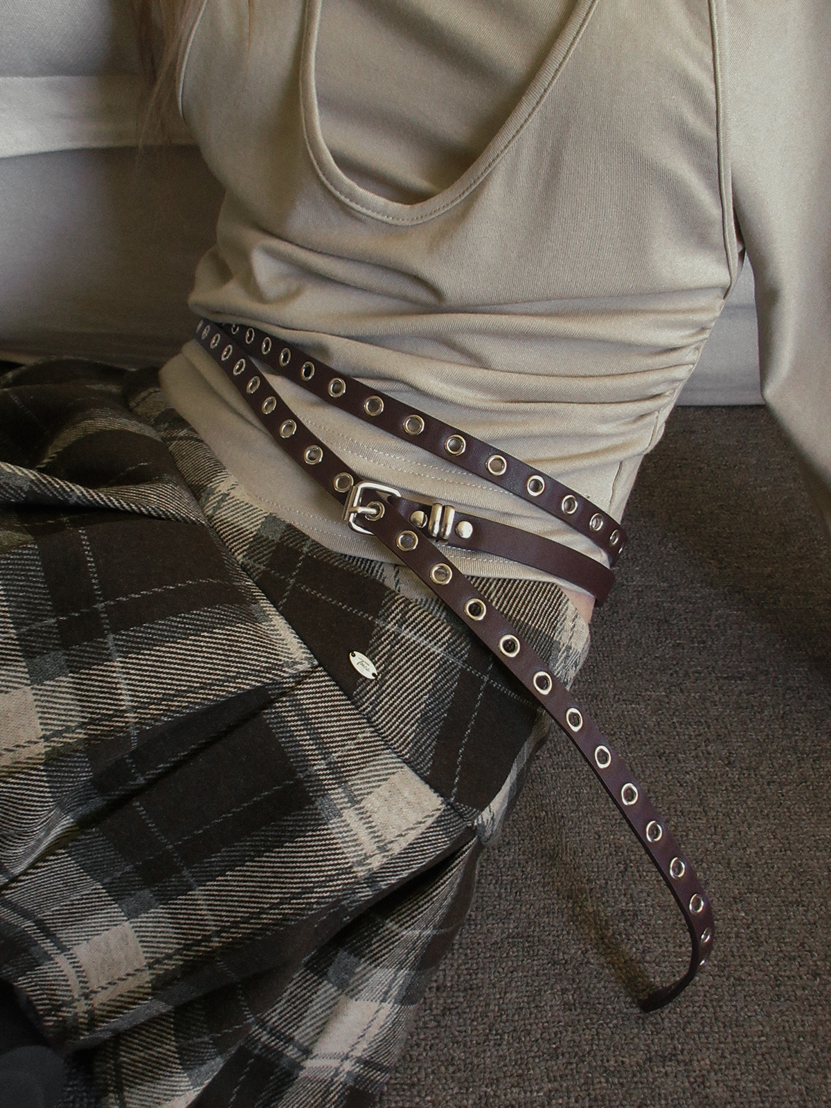 TWEE Roco eyelet double long belt - Model styling view