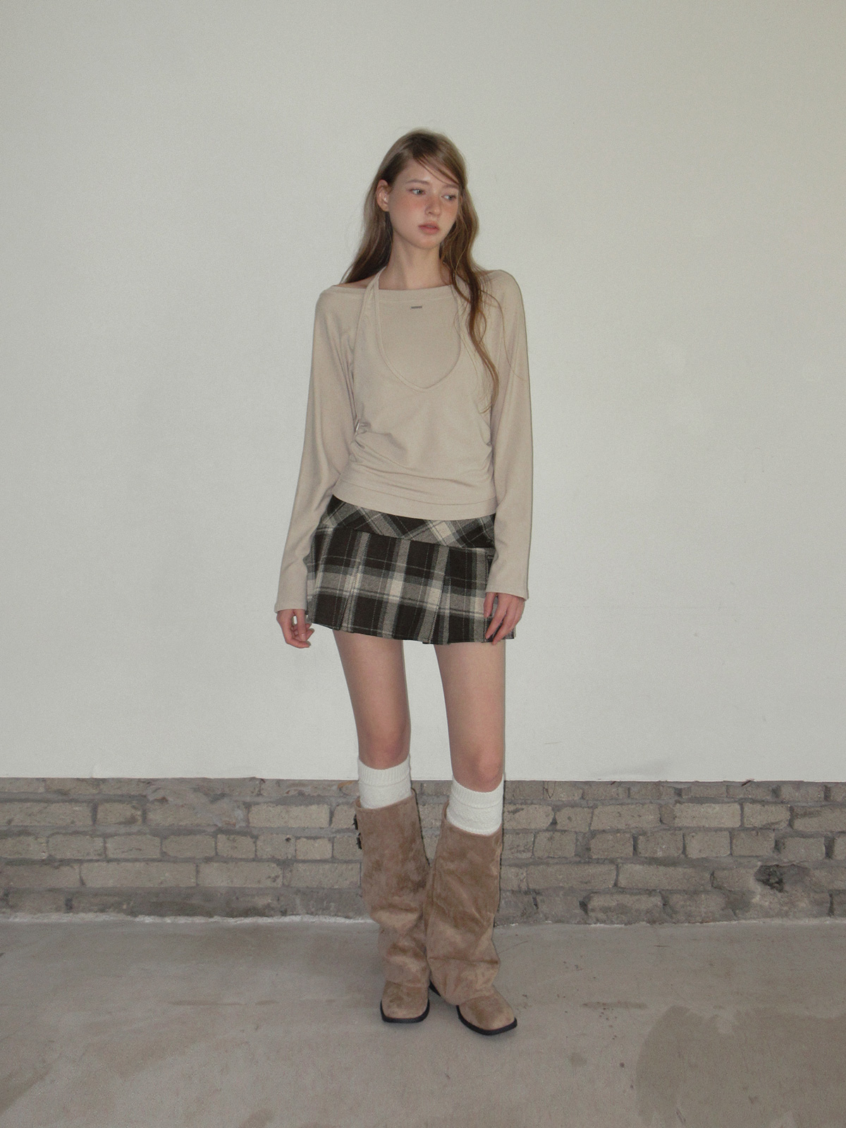 TWEE Robol halter sleeveless layered long sleeve T-shirt - Model styling view