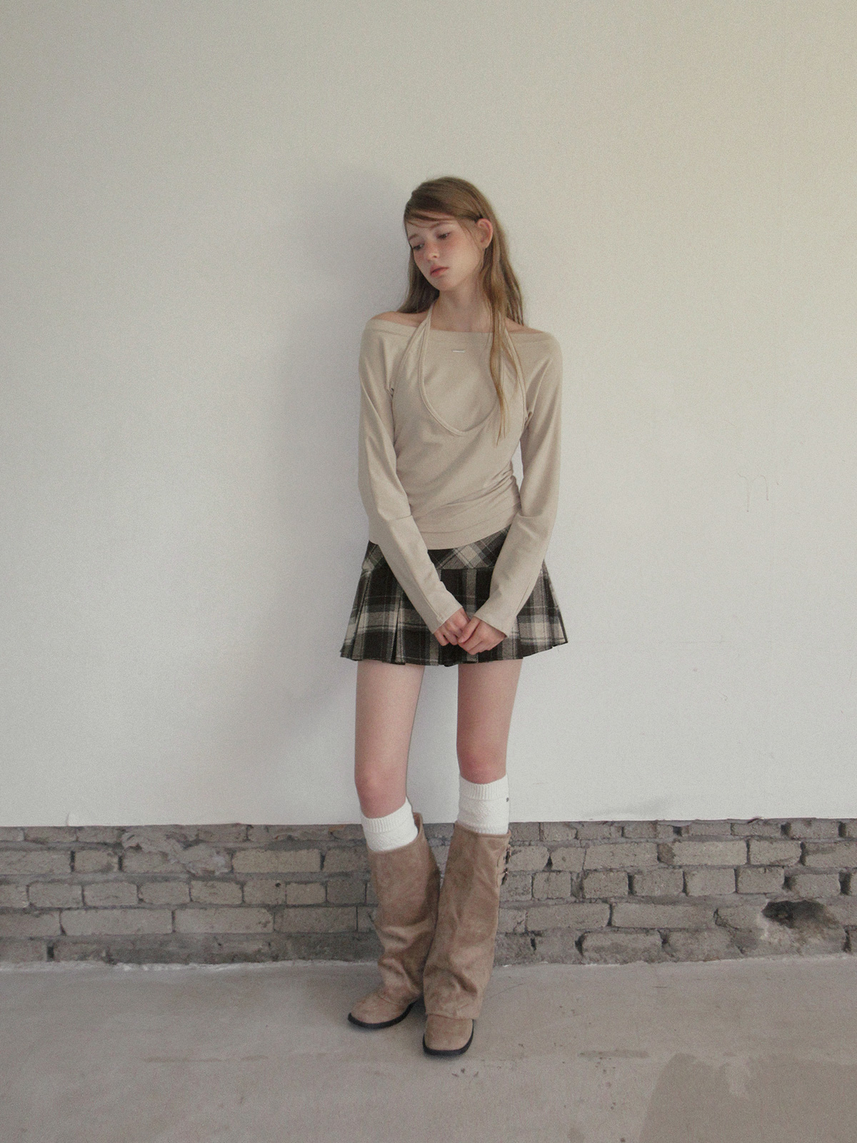 TWEE Robol halter sleeveless layered long sleeve T-shirt - Model styling view
