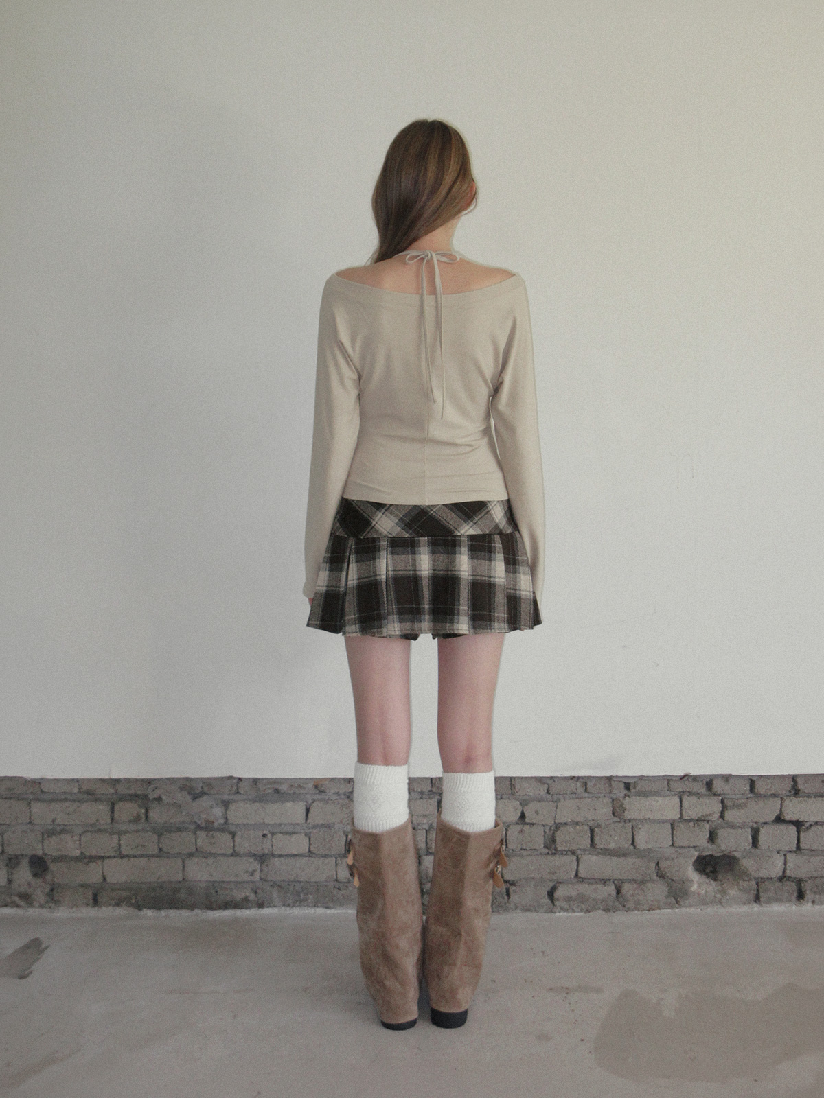 TWEE Robol halter sleeveless layered long sleeve T-shirt - Model styling view