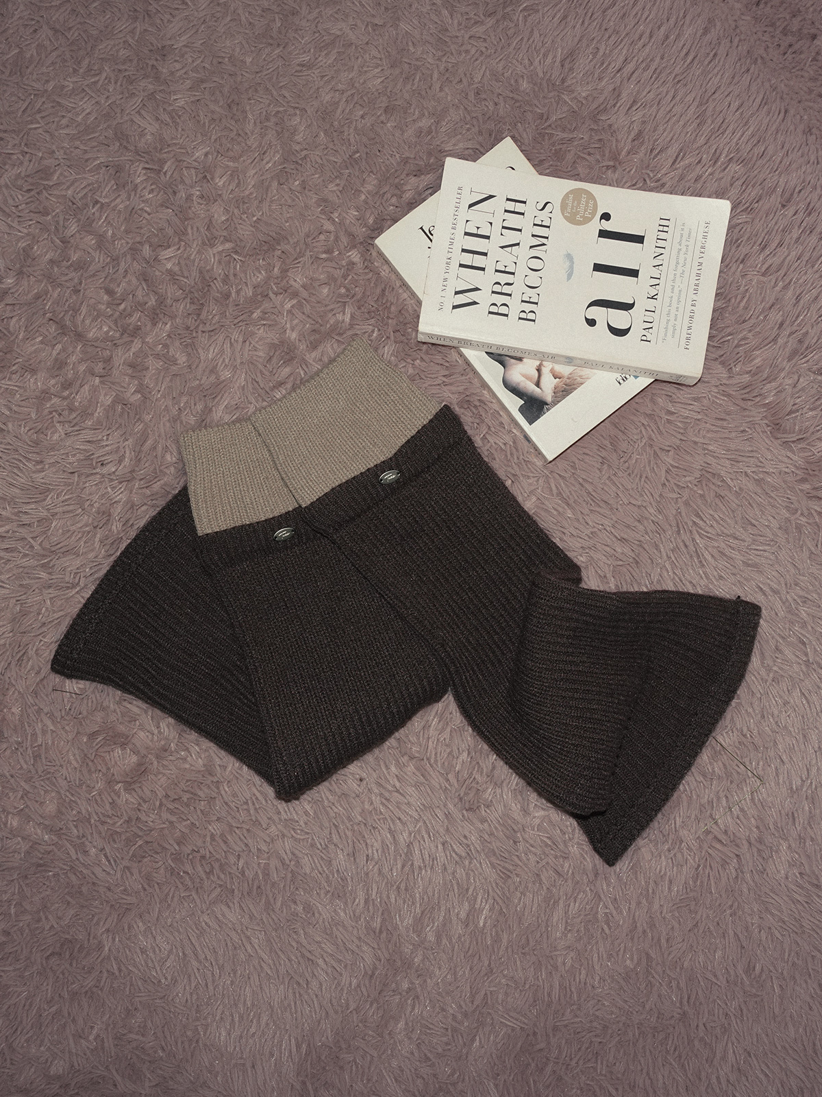 TWEE Riol contrast knit leg warmers - Model styling view