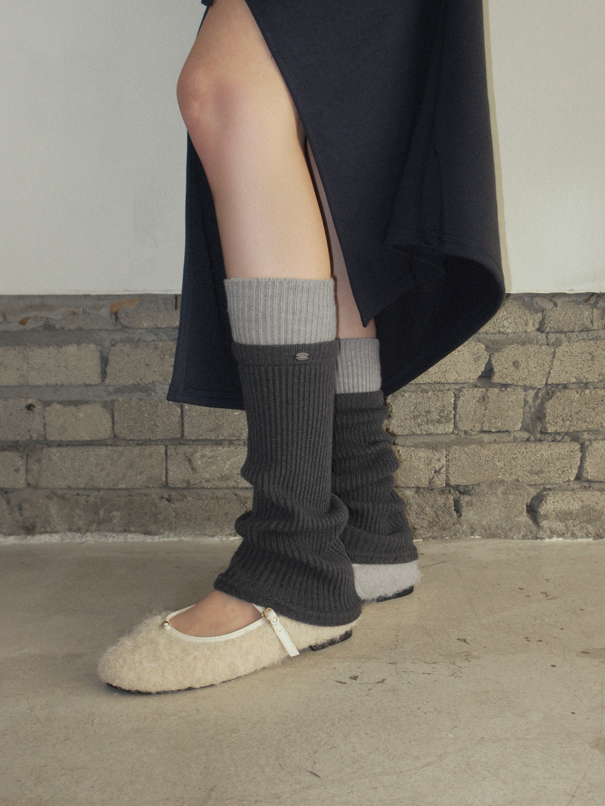 TWEE Riol contrast knit leg warmers - Model styling view