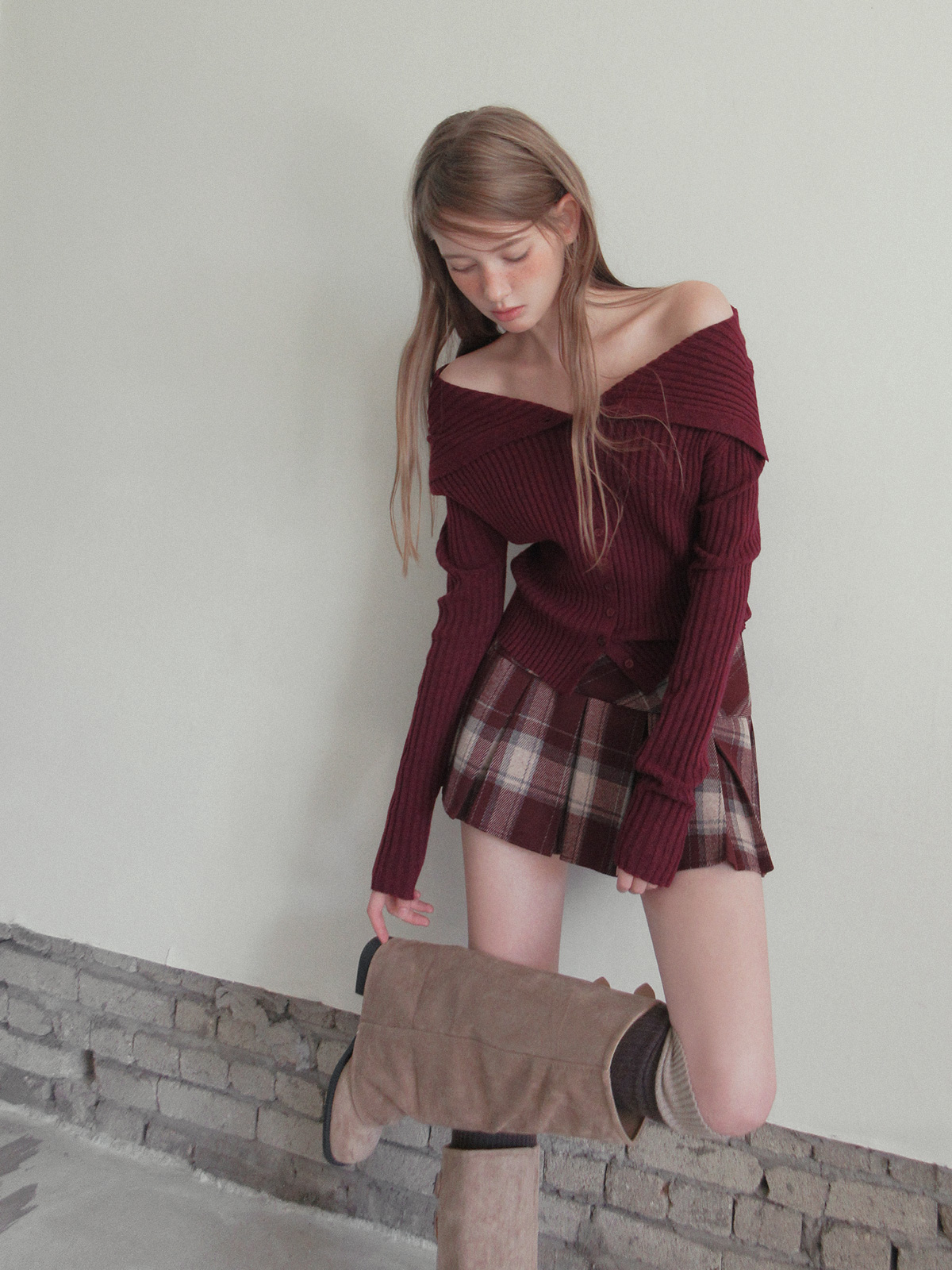 TWEE Riden sailor collar ribbed long sleeve knit - Model styling view