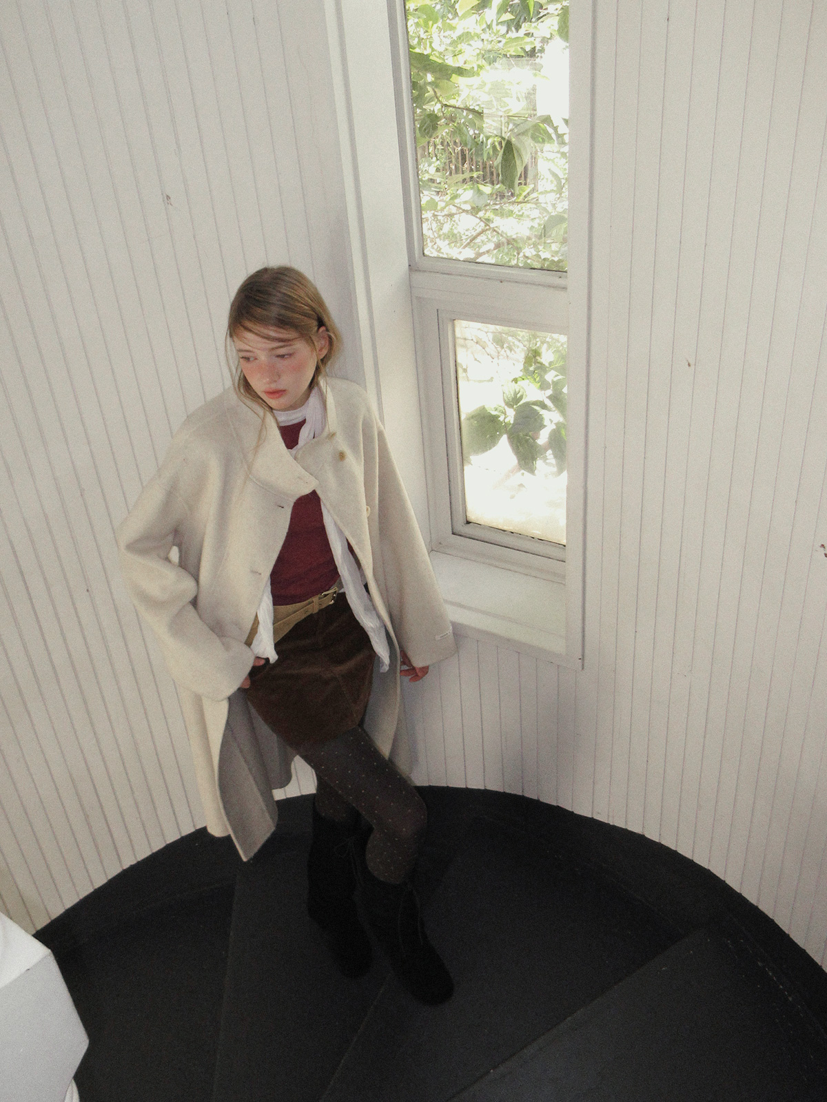 TWEE Morem basic corduroy mini skirt - Model styling view
