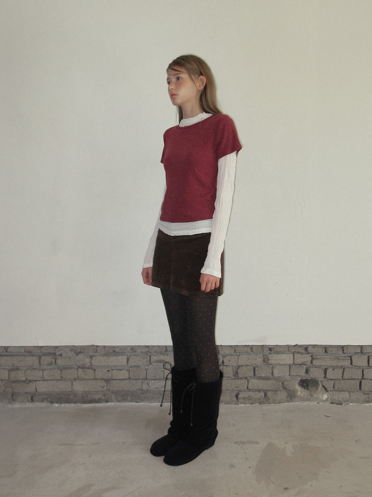TWEE Morem basic corduroy mini skirt - Model styling view