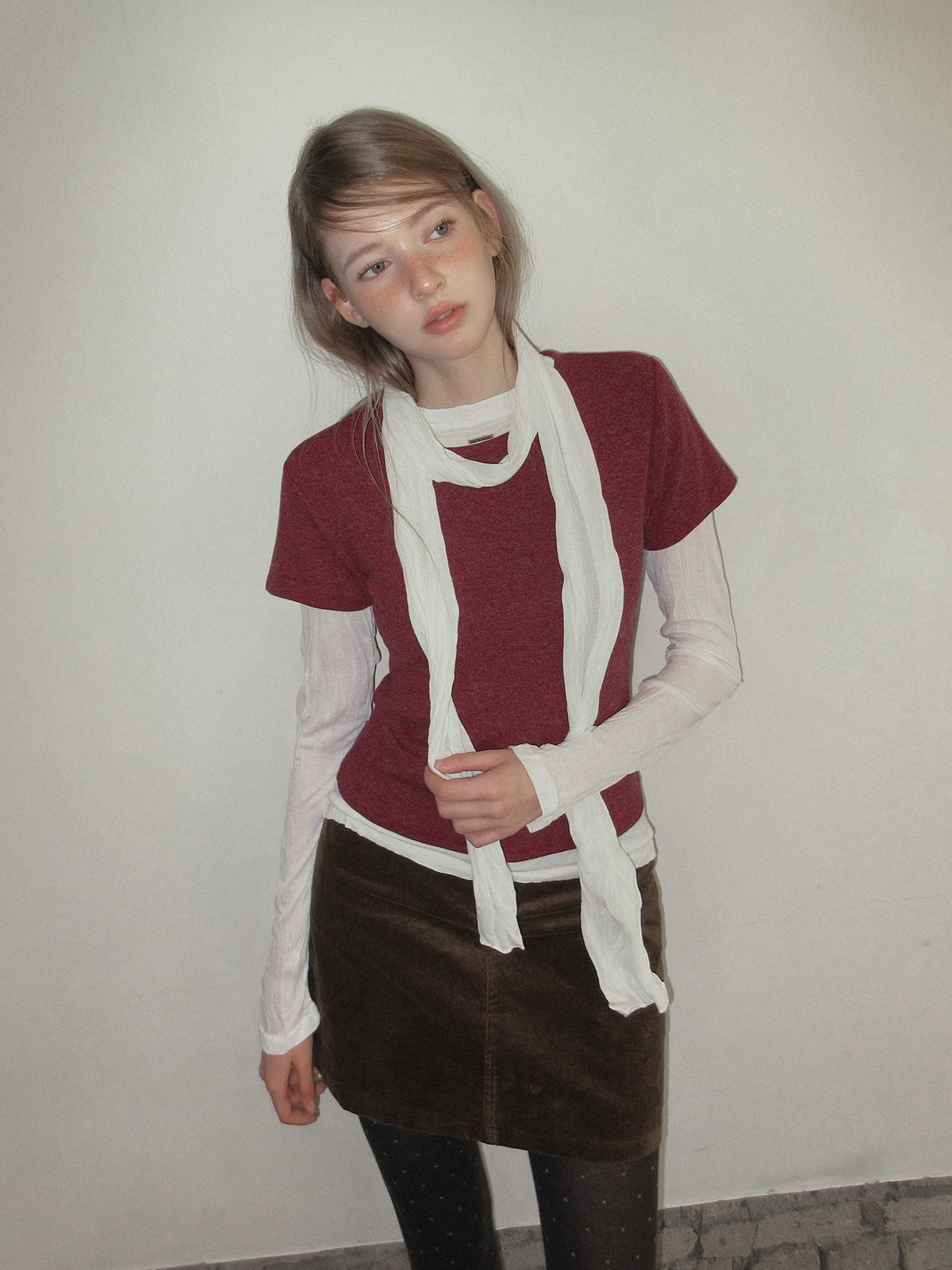 TWEE Orin vintage round neck short sleeve T-shirt - Model styling view