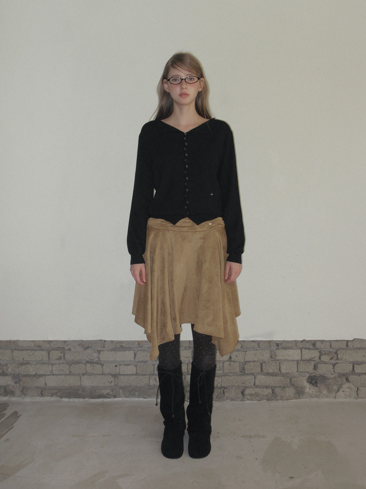 TWEE Korat zigzag button collar knit long sleeve cardigan - Model styling view