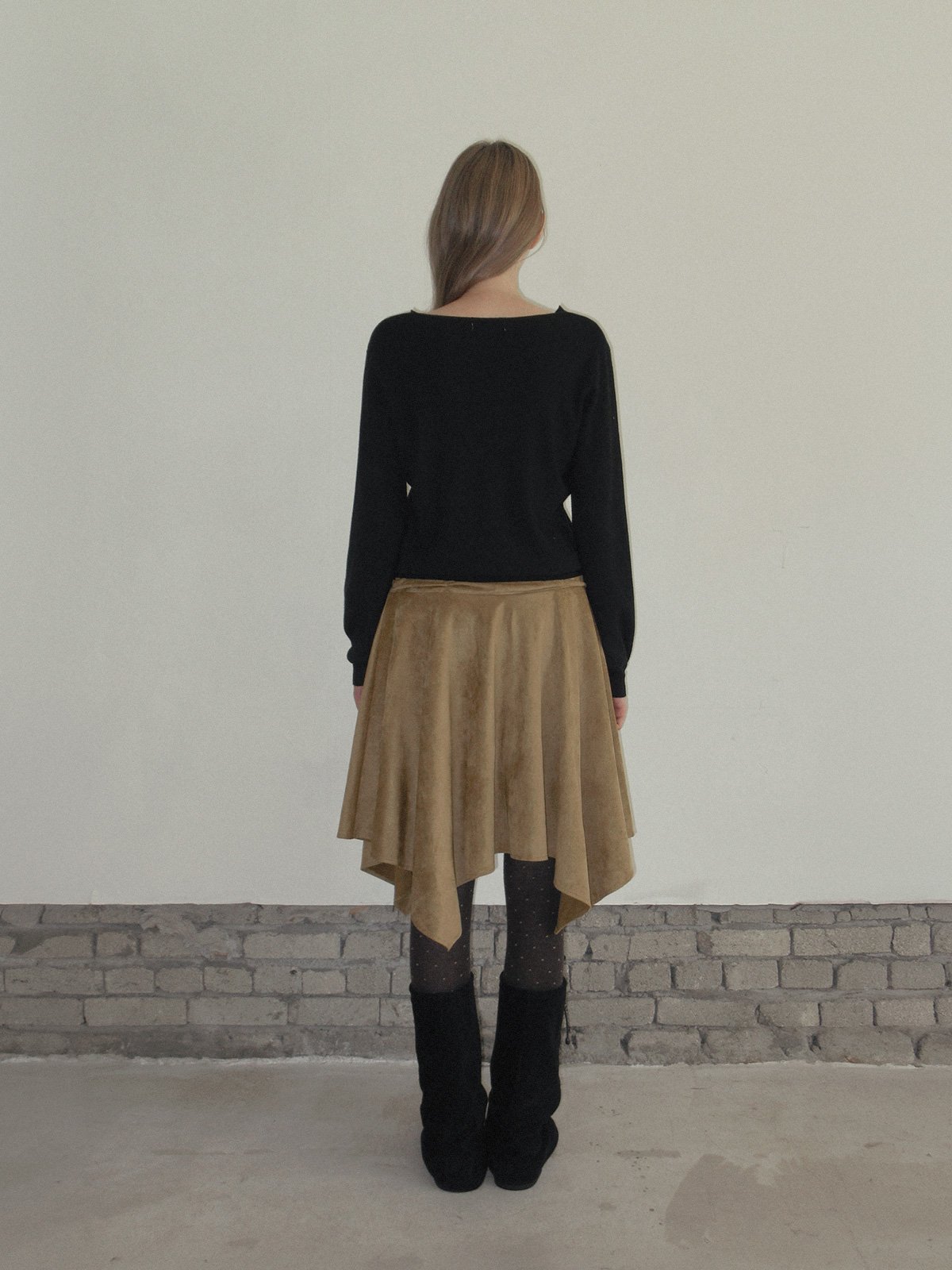 TWEE Korat zigzag button collar knit long sleeve cardigan - Model styling view