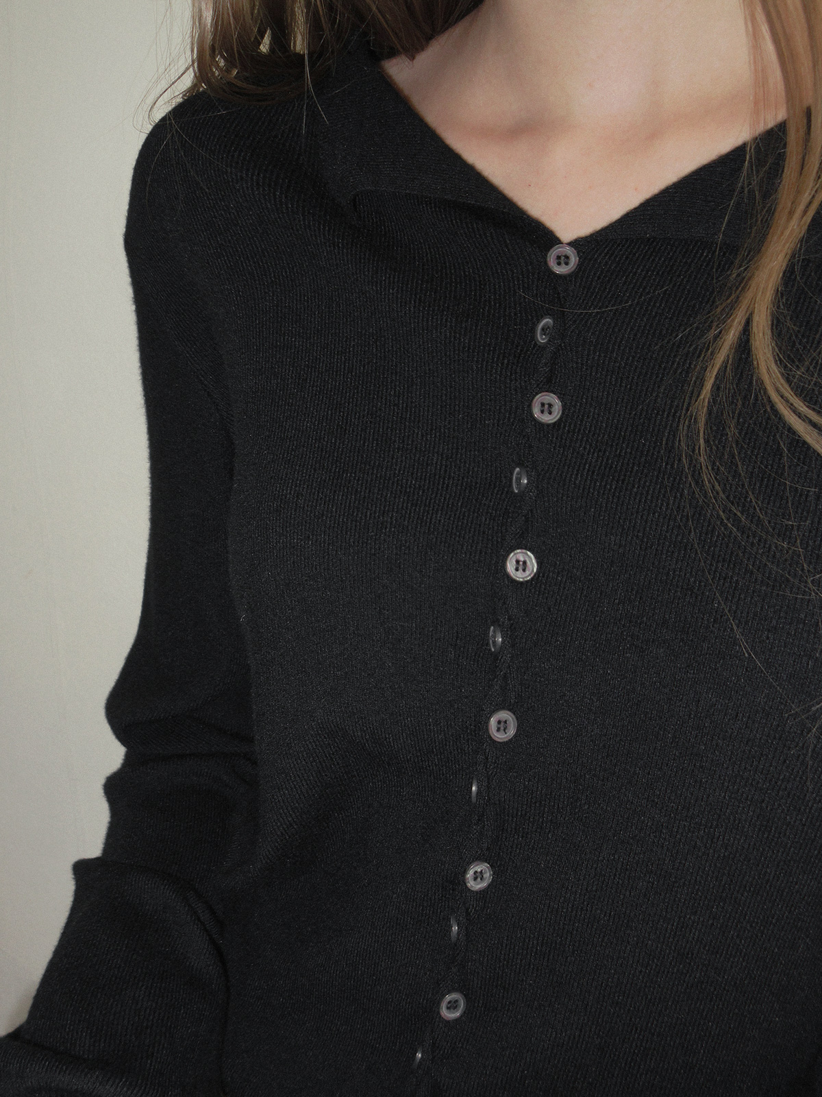 TWEE Korat zigzag button collar knit long sleeve cardigan - Model styling view