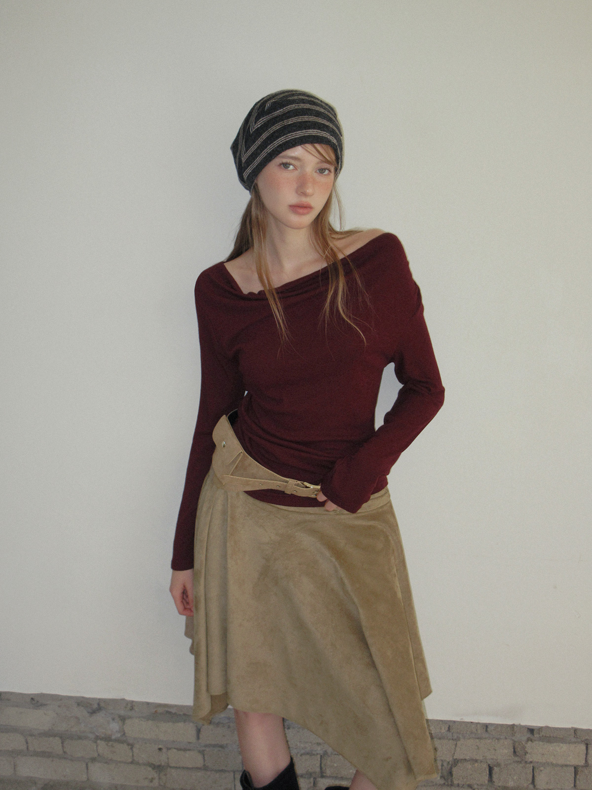 TWEE Chia suede pocket belt - Model styling view