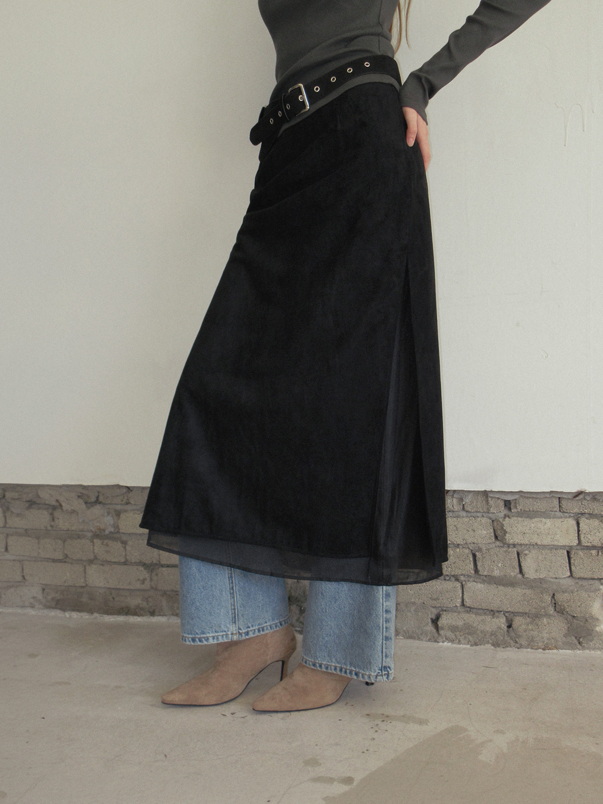 TWEE Benz organza layered suede long skirt - Model styling view