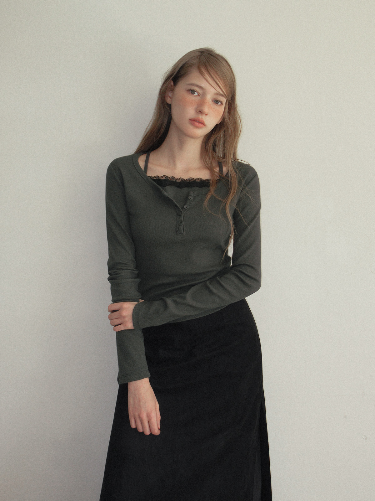 TWEE Benz organza layered suede long skirt - Model styling view