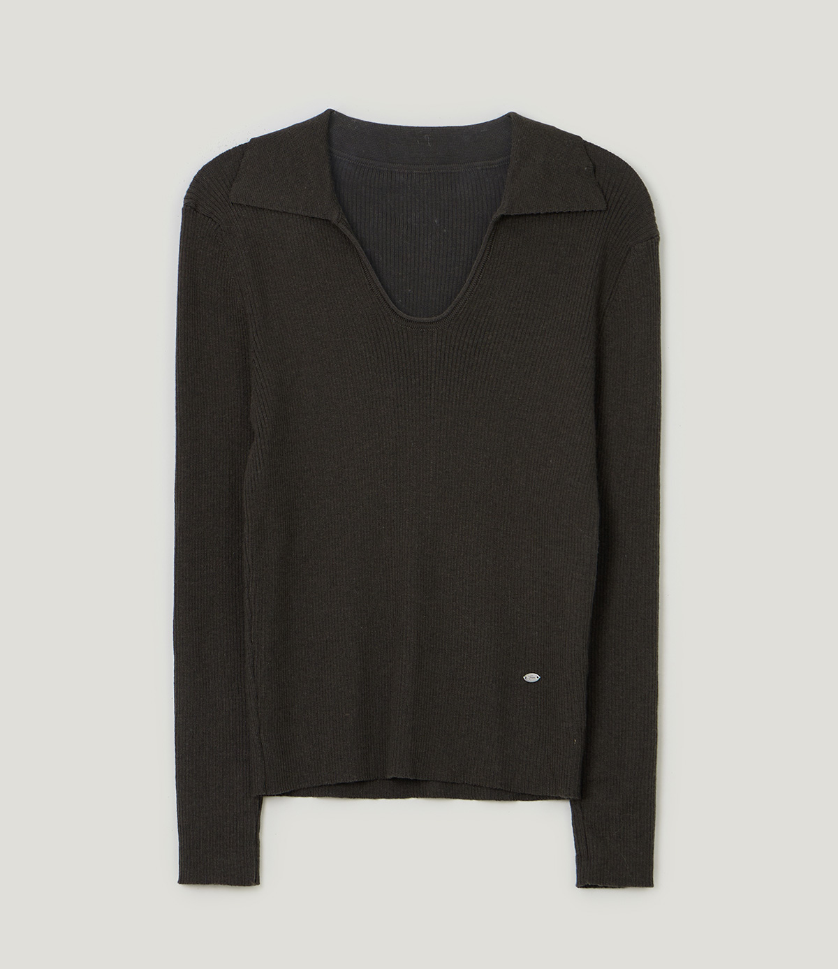 TWEE Ejeun open collar U-neck long sleeve knit - Product detail view