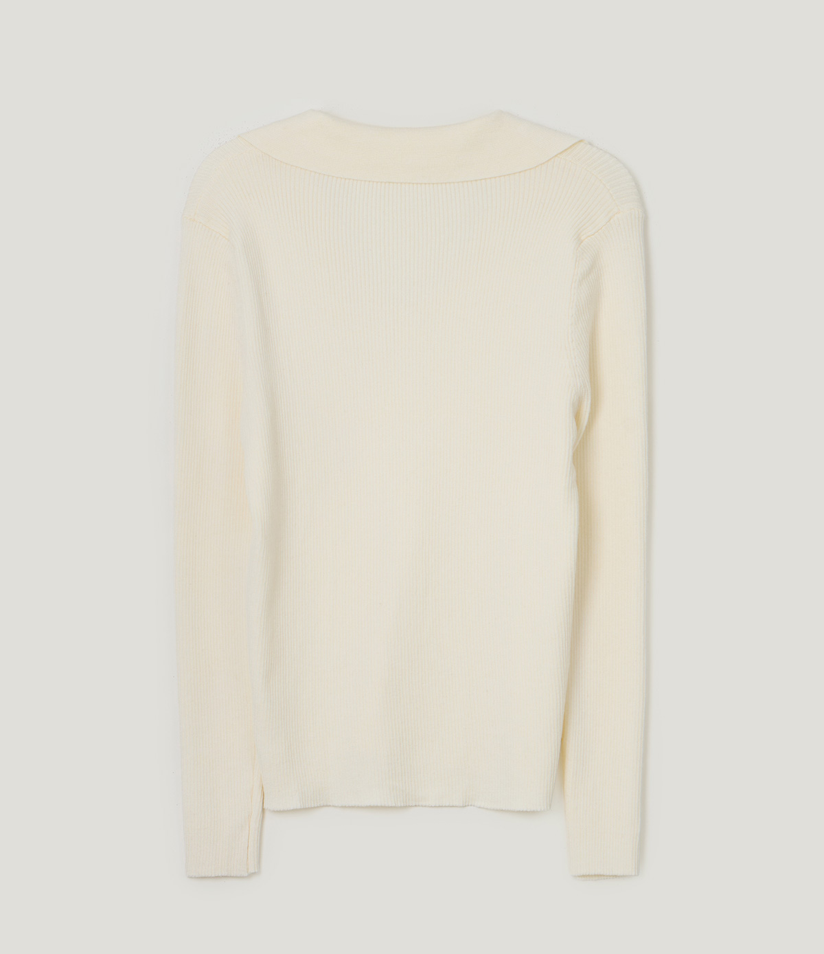 TWEE Ejeun open collar U-neck long sleeve knit - Product detail view