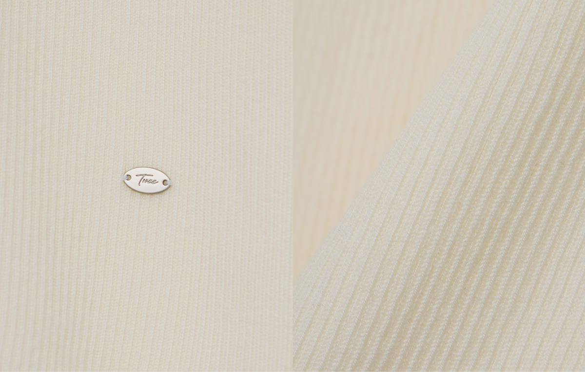 TWEE Ejeun open collar U-neck long sleeve knit - Product detail view