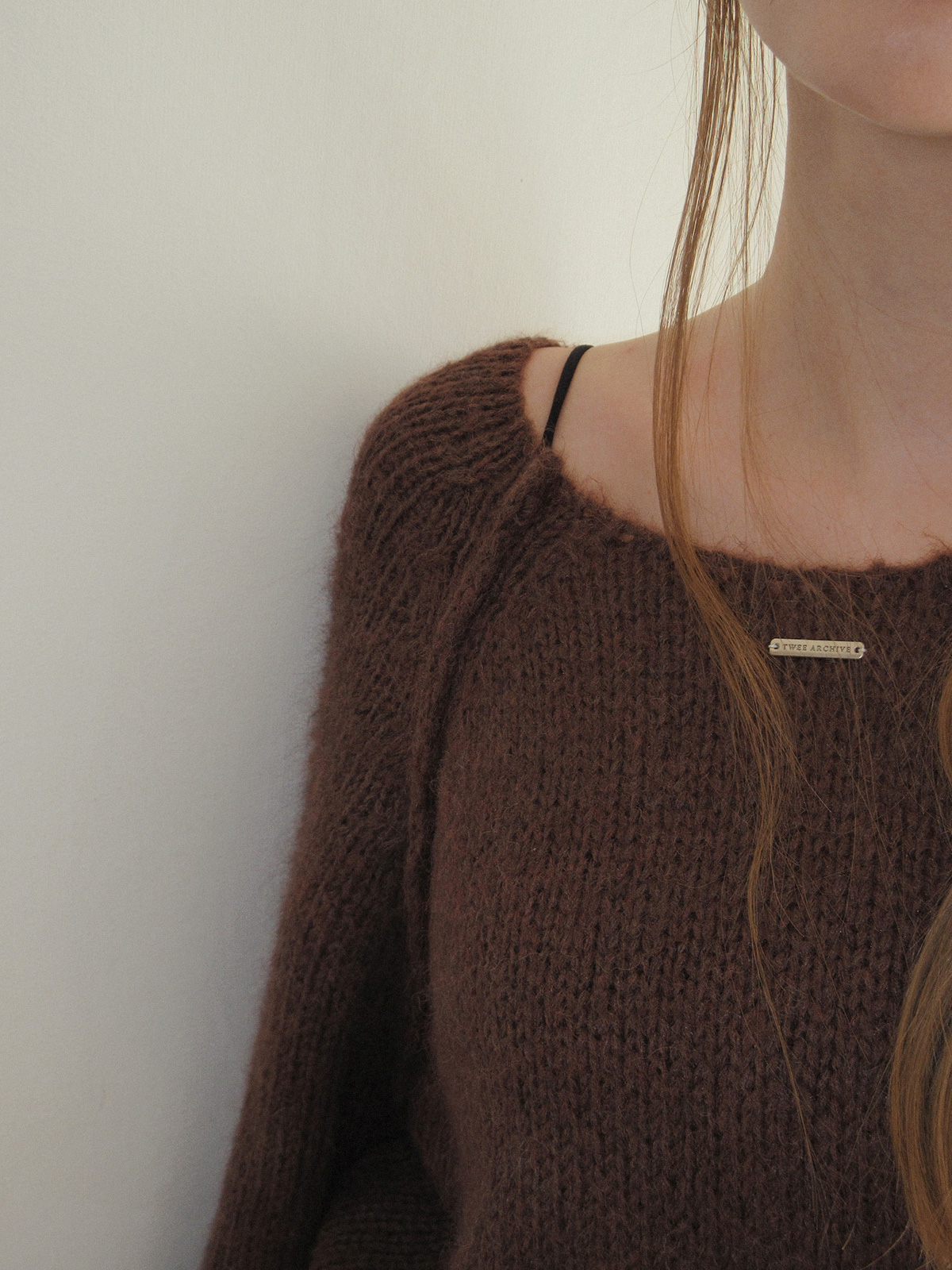 TWEE Muz oversized raglan brushed long sleeve knit (strap set) - Model styling view