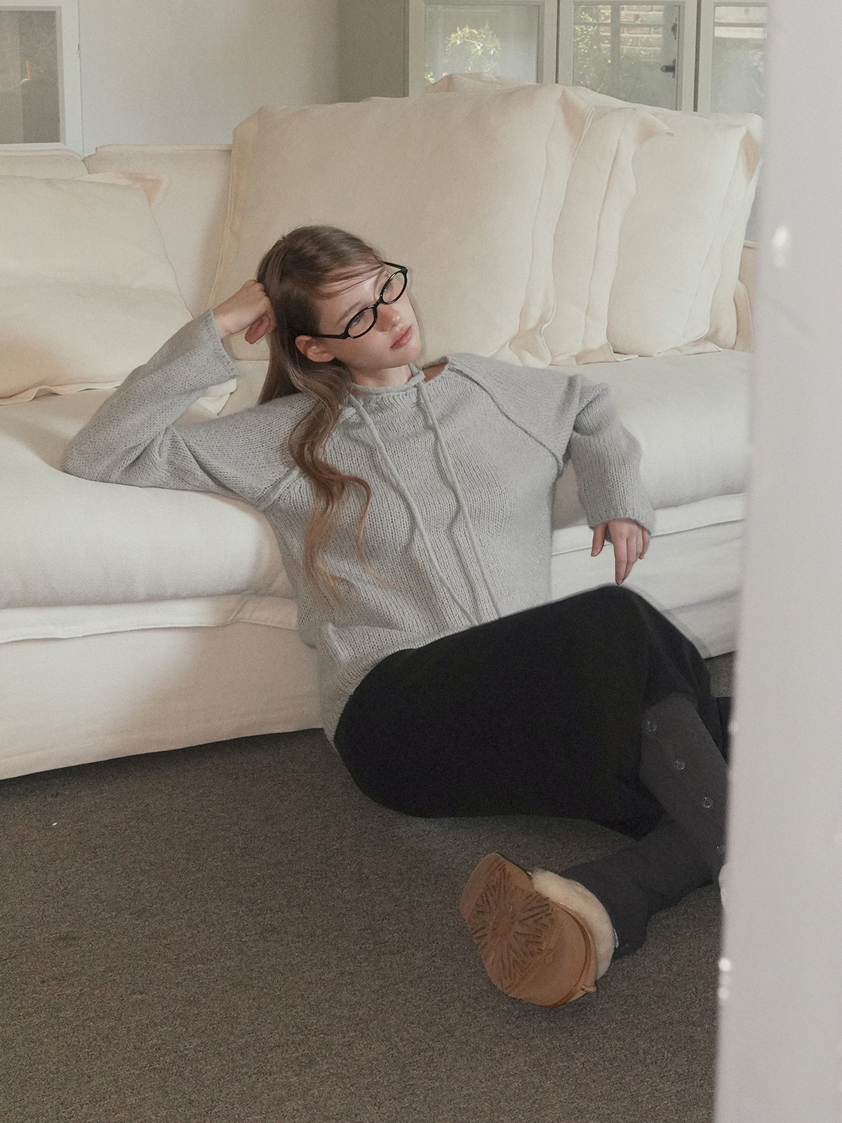 TWEE Muz oversized raglan brushed long sleeve knit (strap set) - Model styling view