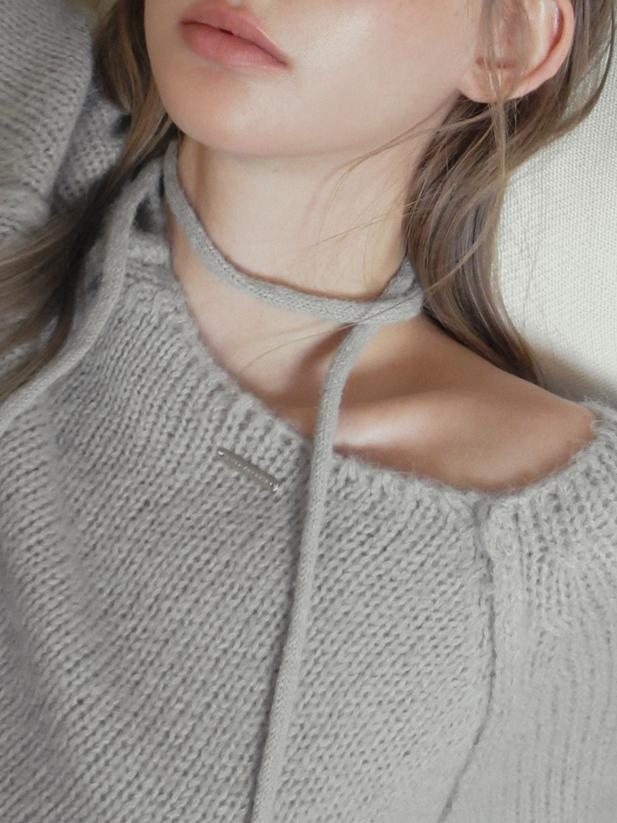 TWEE Muz oversized raglan brushed long sleeve knit (strap set) - Model styling view