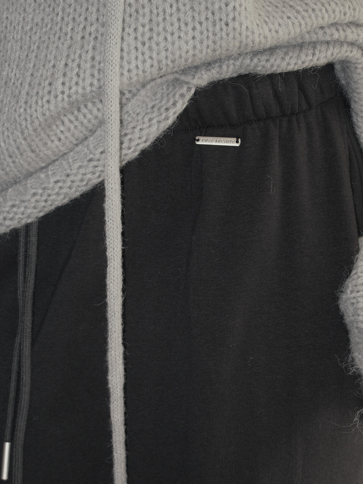 TWEE Zsen button banding harem pants - Model styling view