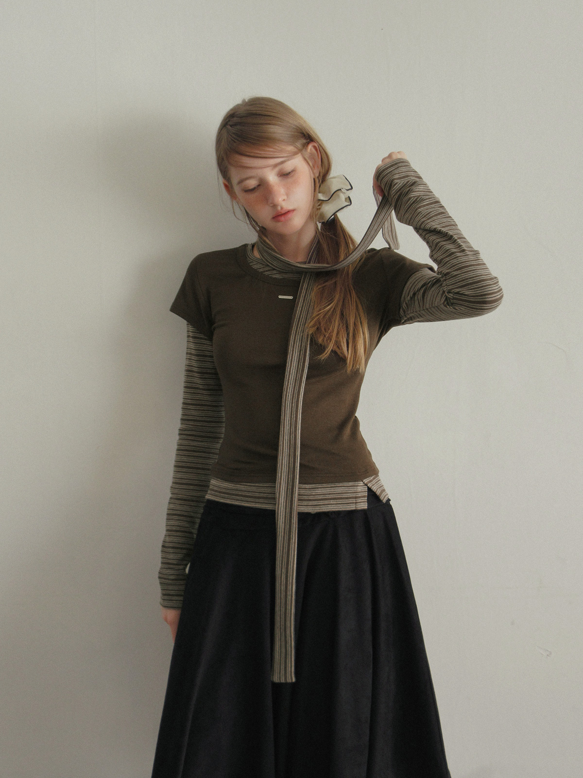 TWEE Solen stripe layered long sleeve T-shirt (strap set) - Model styling view