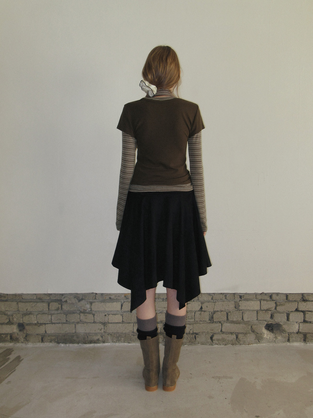 TWEE Solen stripe layered long sleeve T-shirt (strap set) - Model styling view