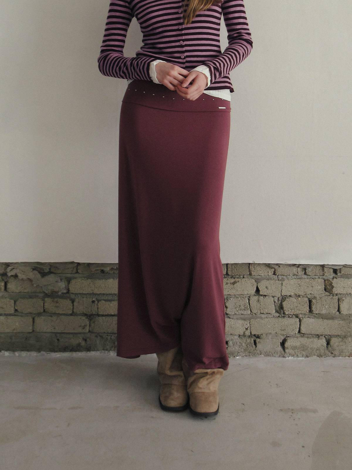 TWEE Nego stud folding maxi long skirt - Model styling view