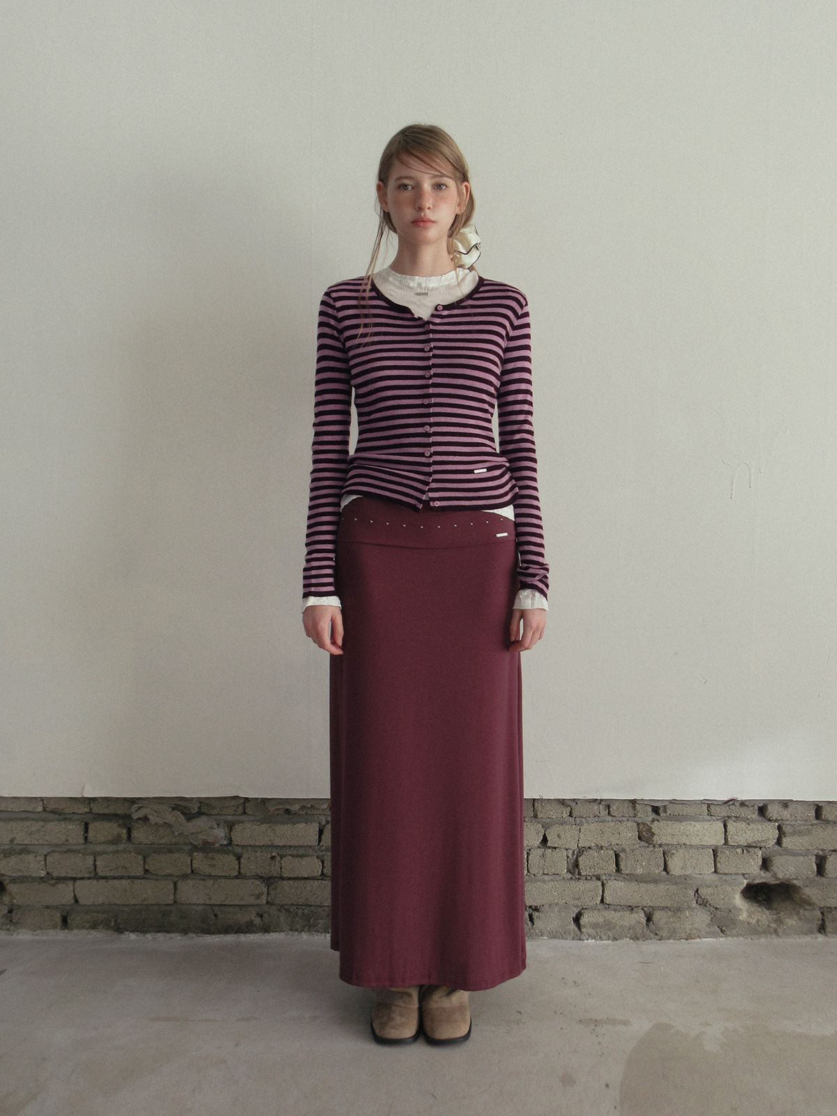 TWEE Nego stud folding maxi long skirt - Model styling view