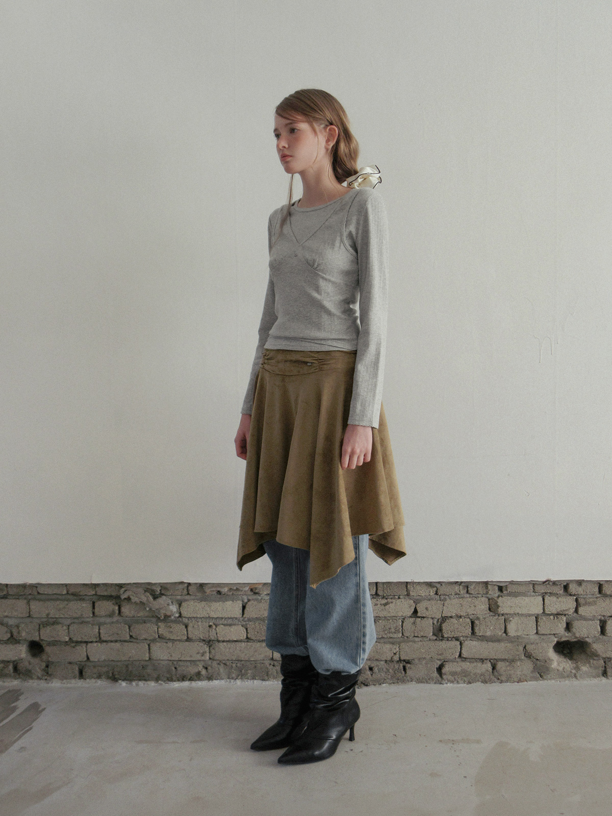 TWEE Bokle lace sleeveless long sleeve T-shirt set - Model styling view