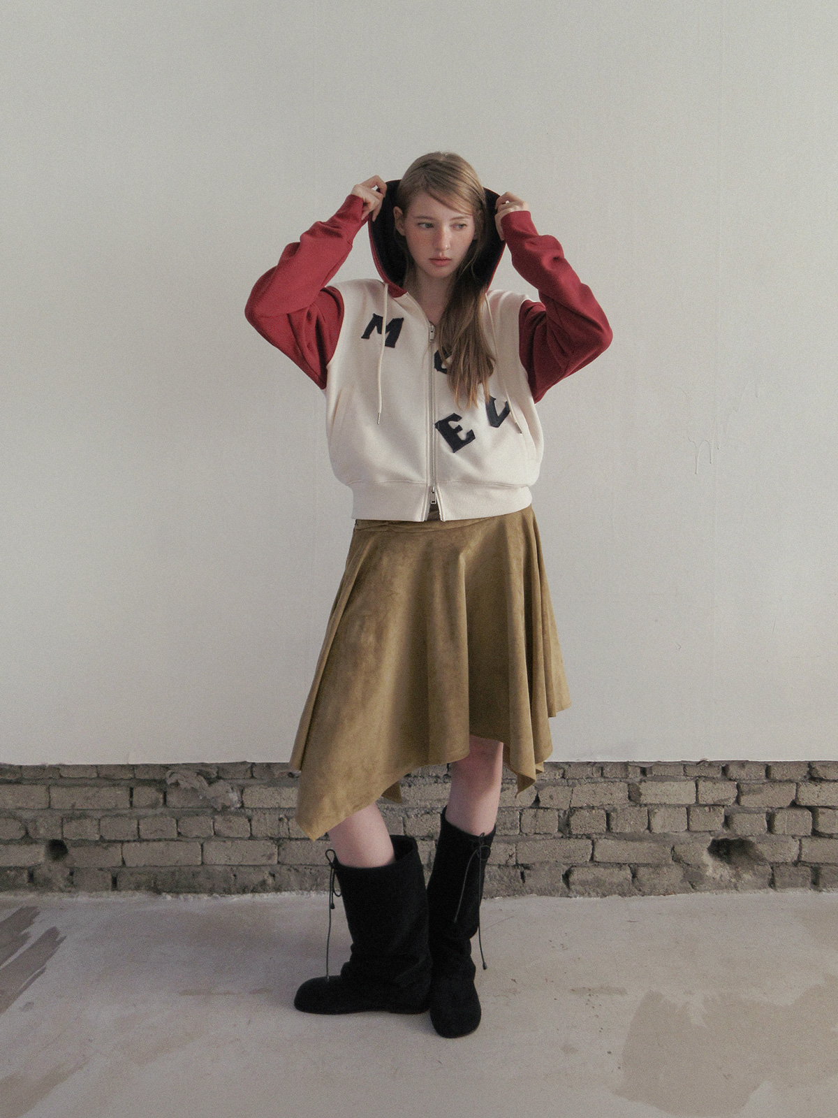 TWEE Clone patch contrast hood zip-up - Model styling view