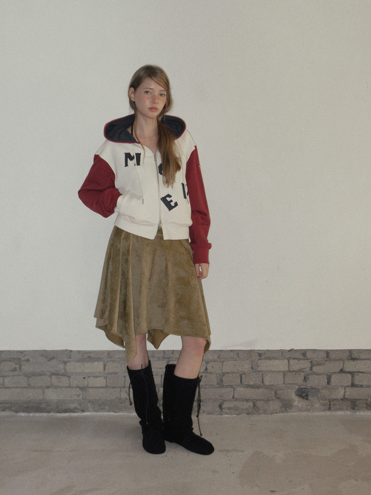 TWEE Clone patch contrast hood zip-up - Model styling view