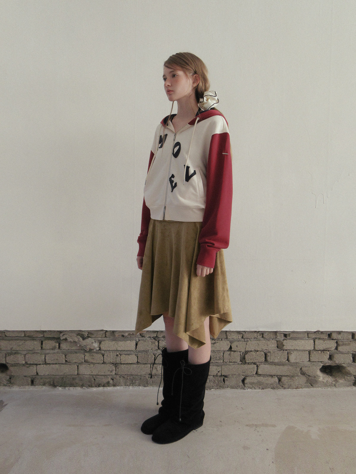 TWEE Clone patch contrast hood zip-up - Model styling view