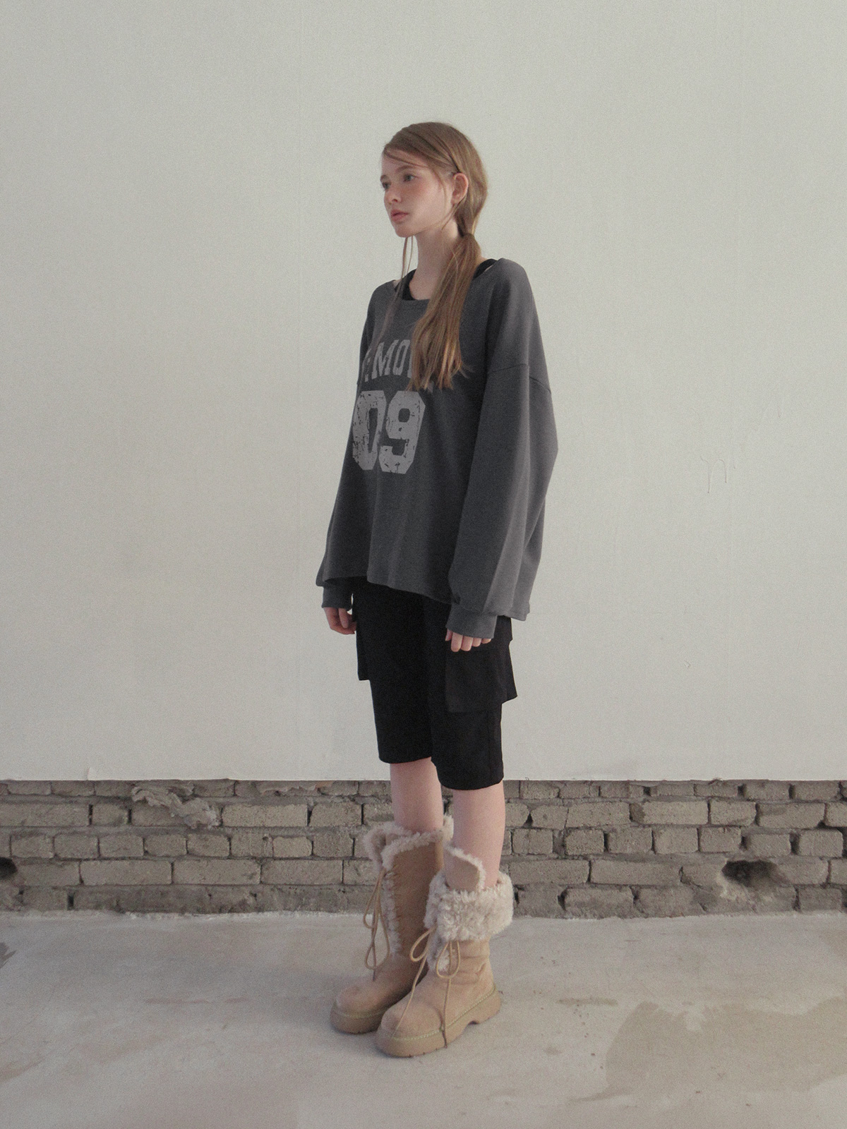 TWEE Bena vintage printing sleeveless T-shirt set - Model styling view