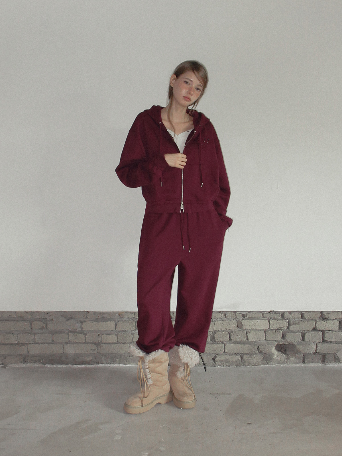 TWEE Revet stud hood zip-up - Model styling view