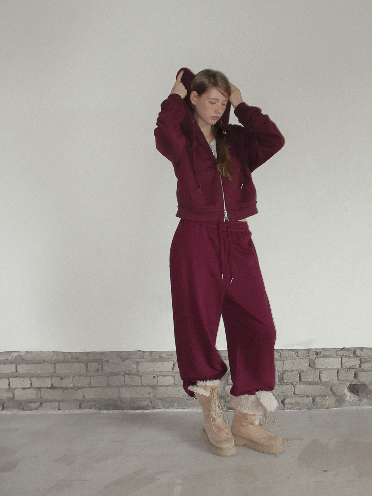 TWEE Revet stud hood zip-up - Model styling view