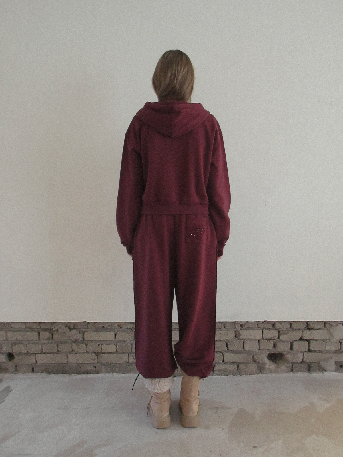 TWEE Revet stud hood zip-up - Model styling view
