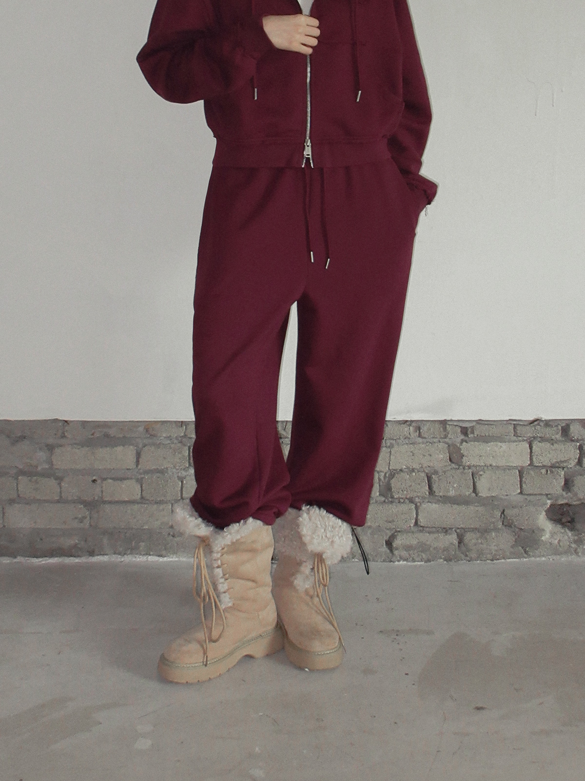 TWEE Reven stud banding long sweatpants - Model styling view