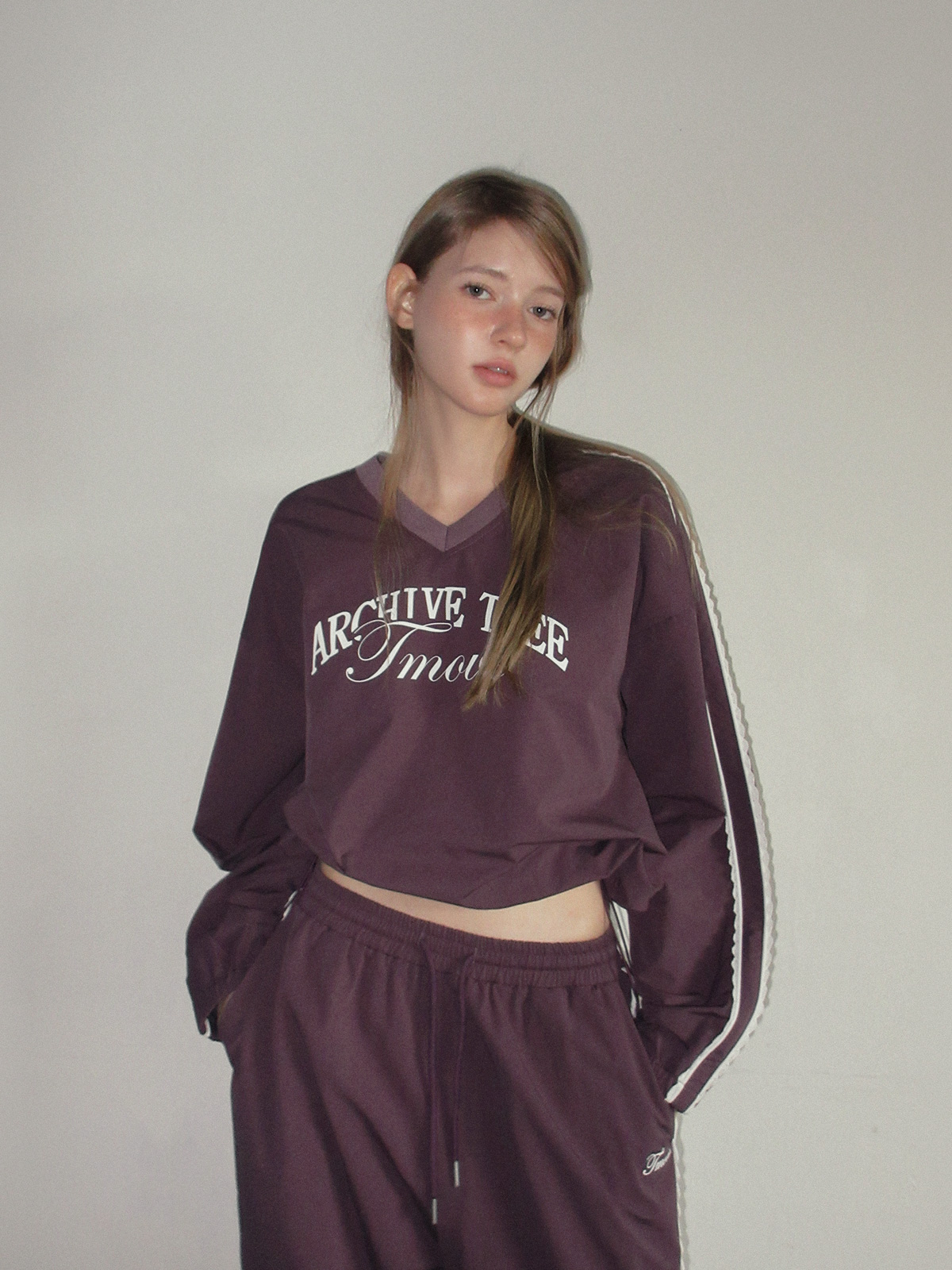 TWEE Mopin lace nylon banding long pants - Model styling view