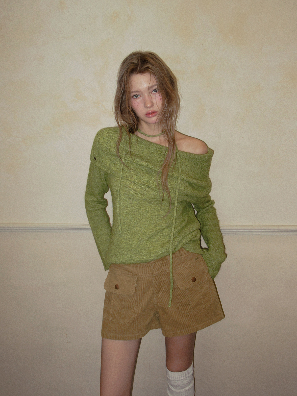 TWEE Nutt big pocket corduroy shorts - Model styling view