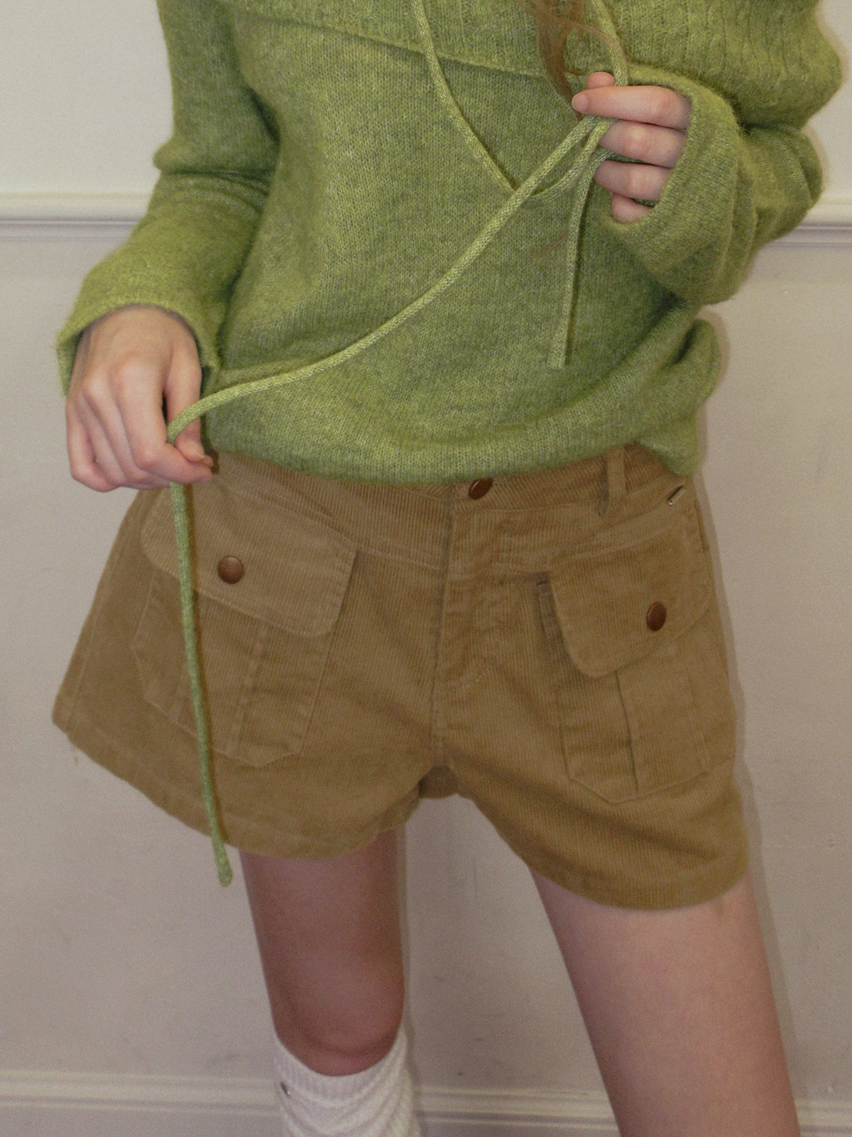 TWEE Nutt big pocket corduroy shorts - Model styling view