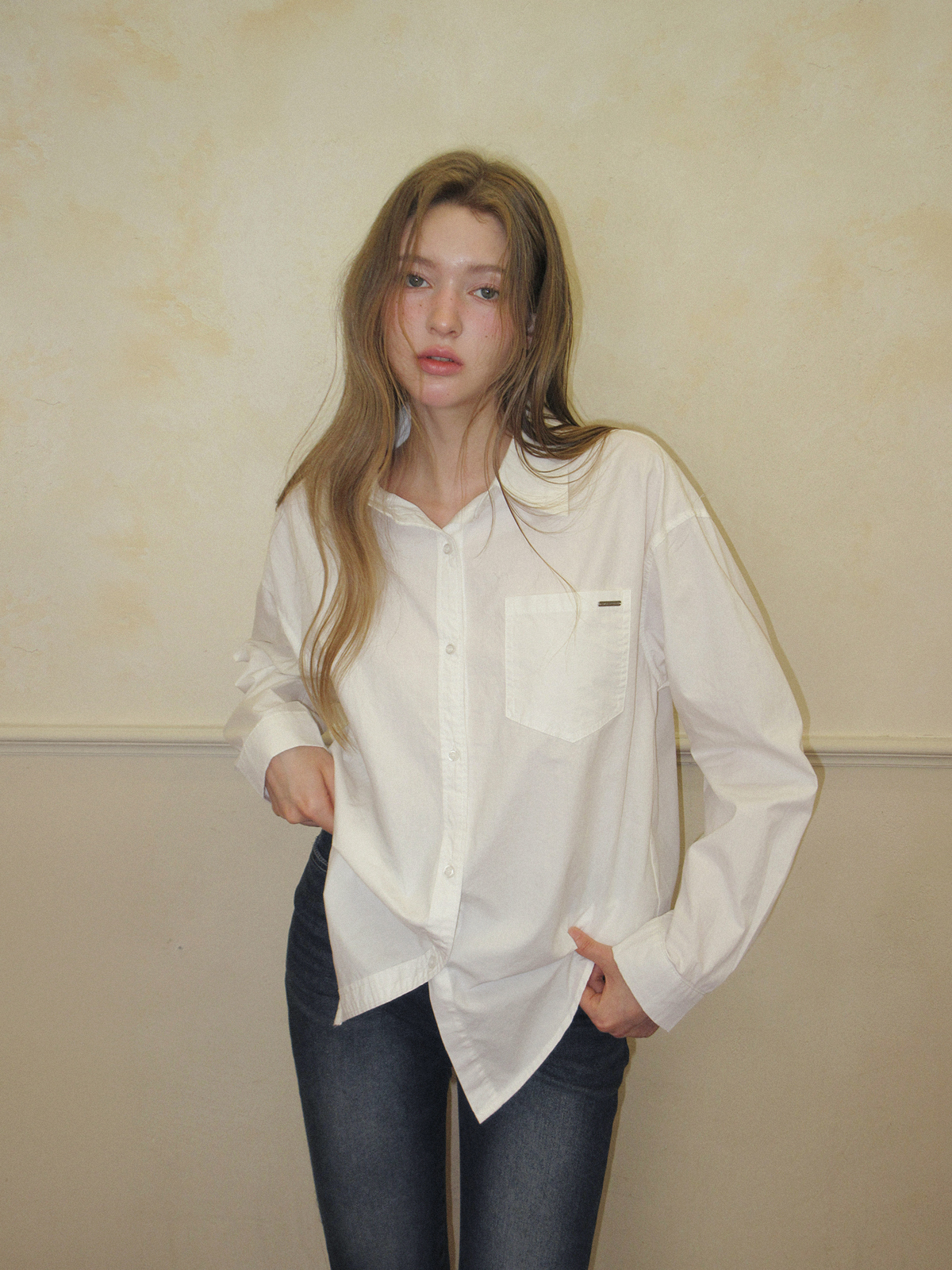 TWEE Patter basic pocket long sleeve shirt - Model styling view