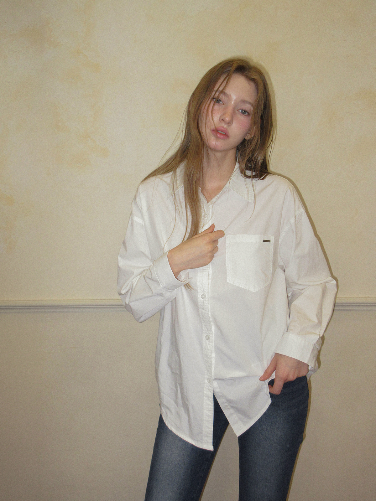 TWEE Patter basic pocket long sleeve shirt - Model styling view