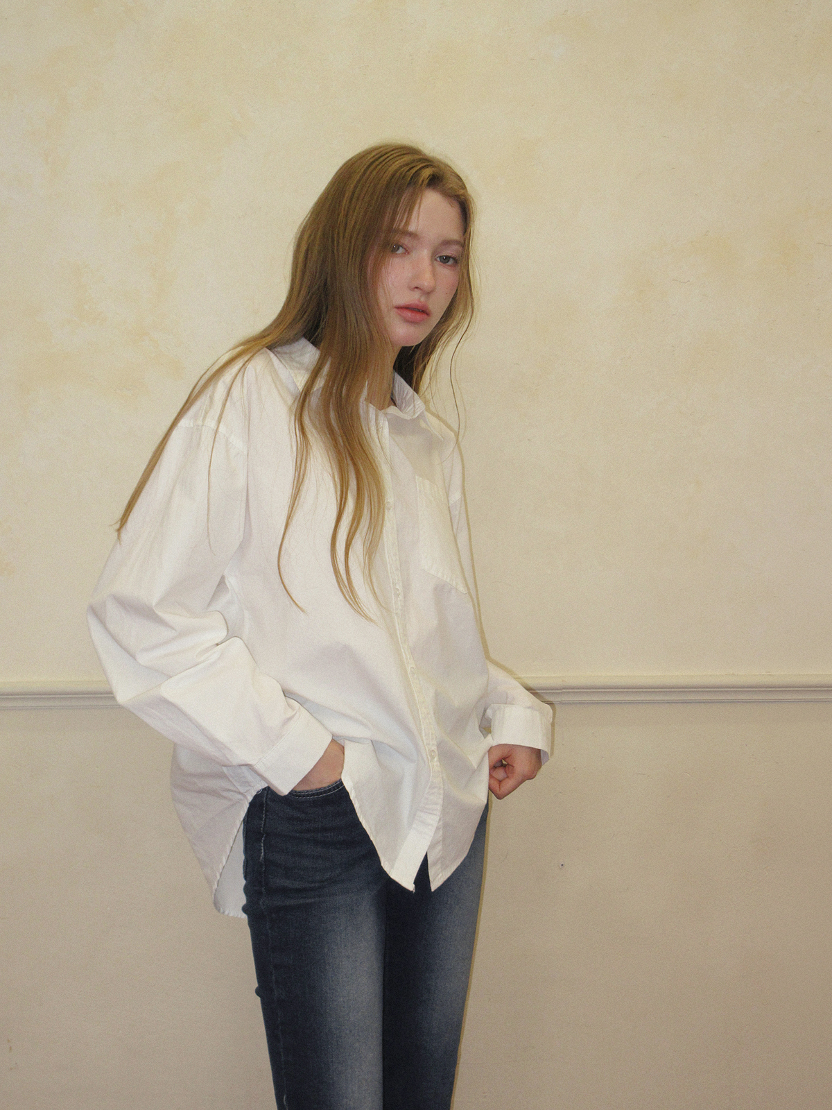 TWEE Patter basic pocket long sleeve shirt - Model styling view
