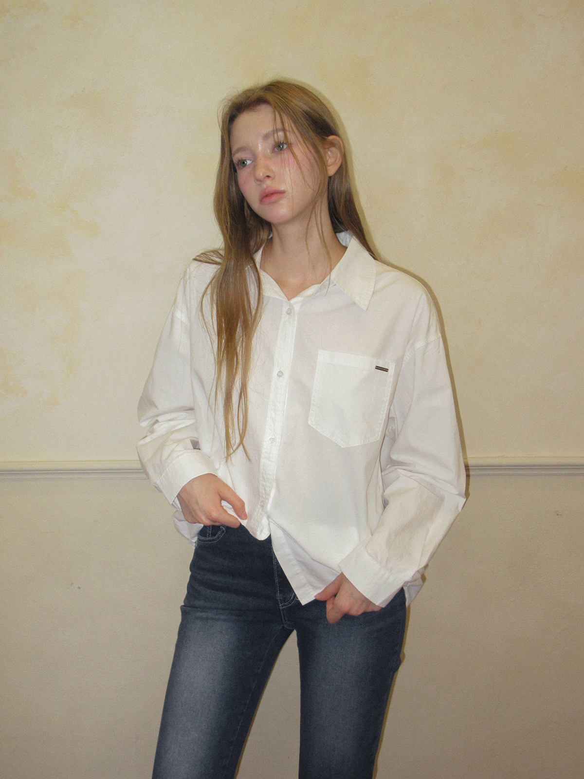 TWEE Patter basic pocket long sleeve shirt - Model styling view