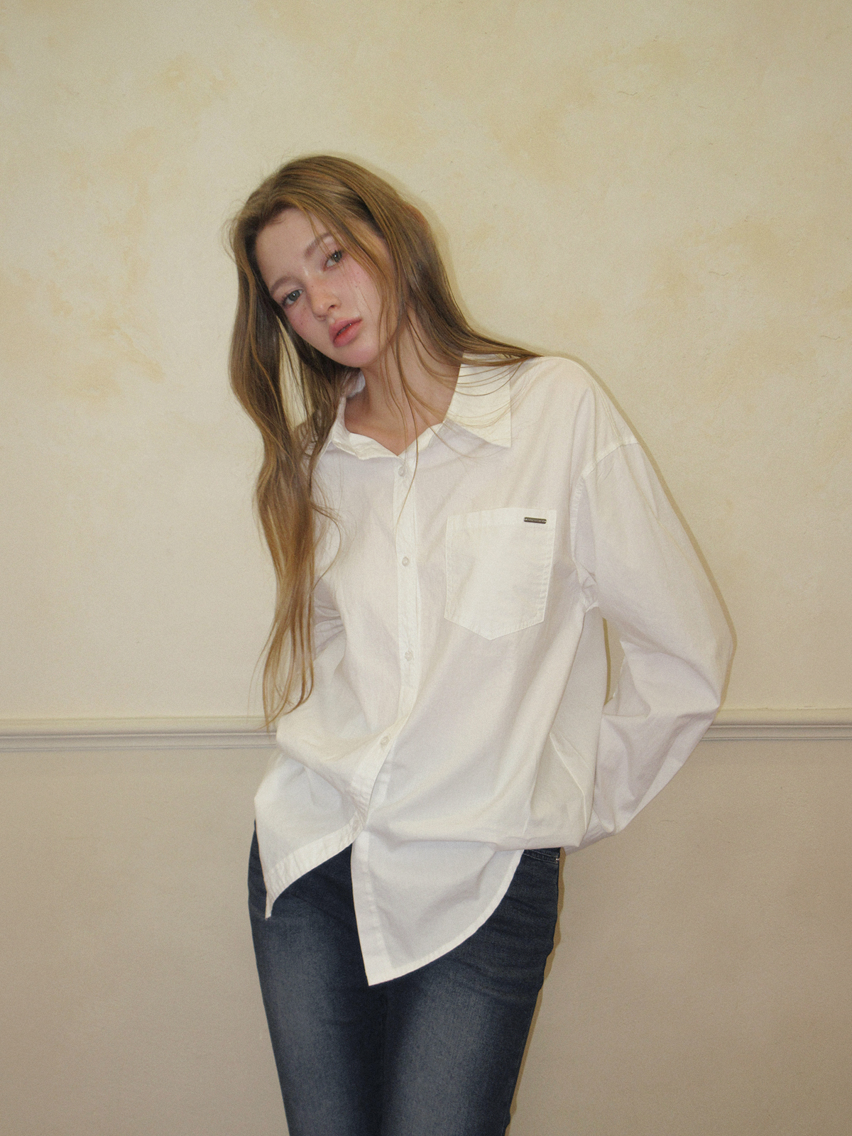 TWEE Patter basic pocket long sleeve shirt - Model styling view