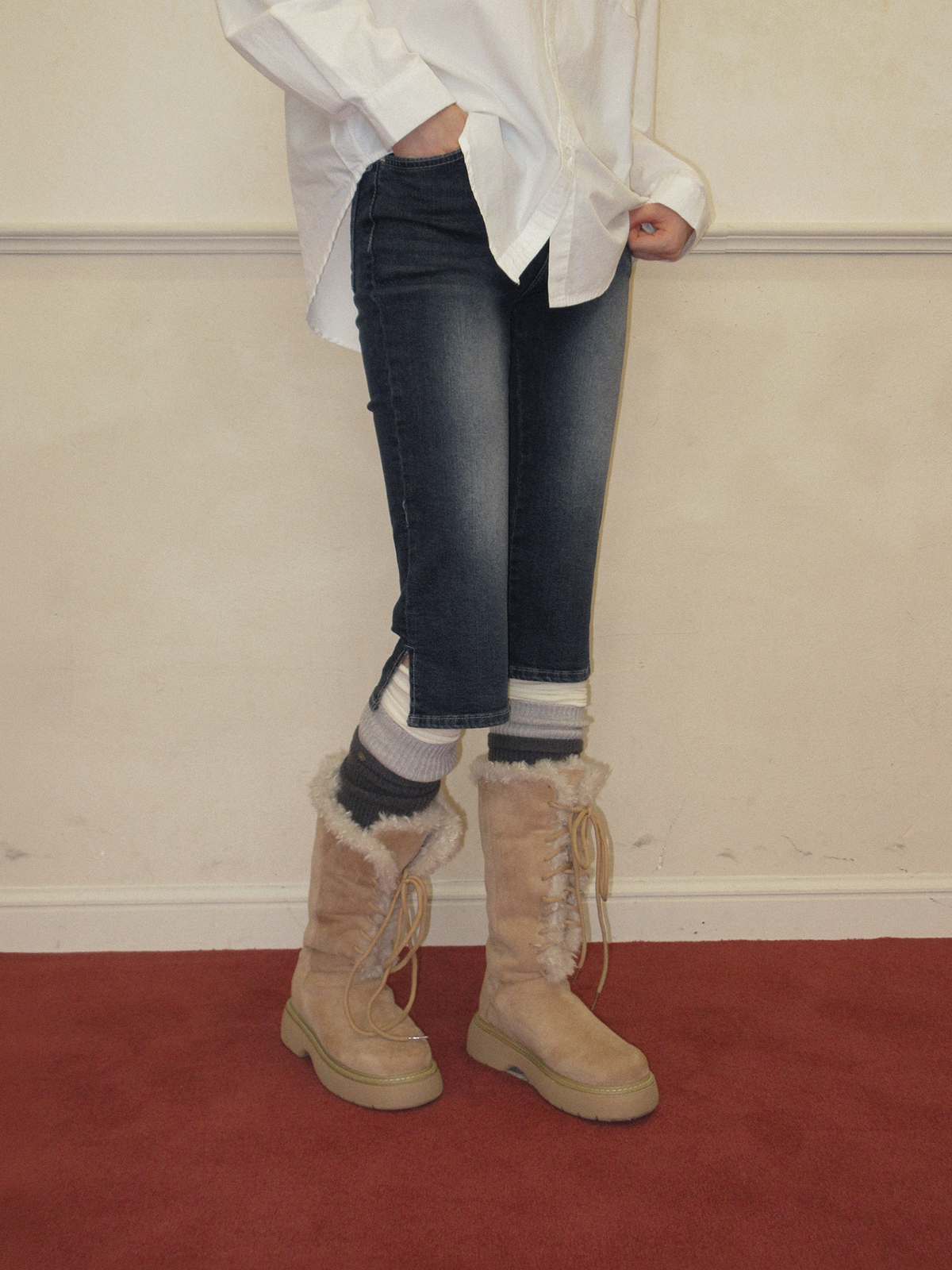 TWEE Dezel washed capri denim pants - Model styling view