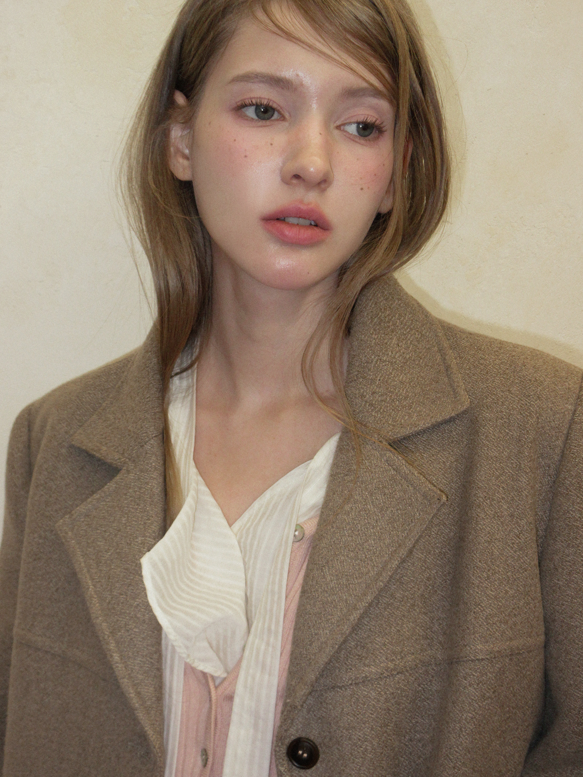 TWEE Denz classic oversized long sleeve jacket - Model styling view