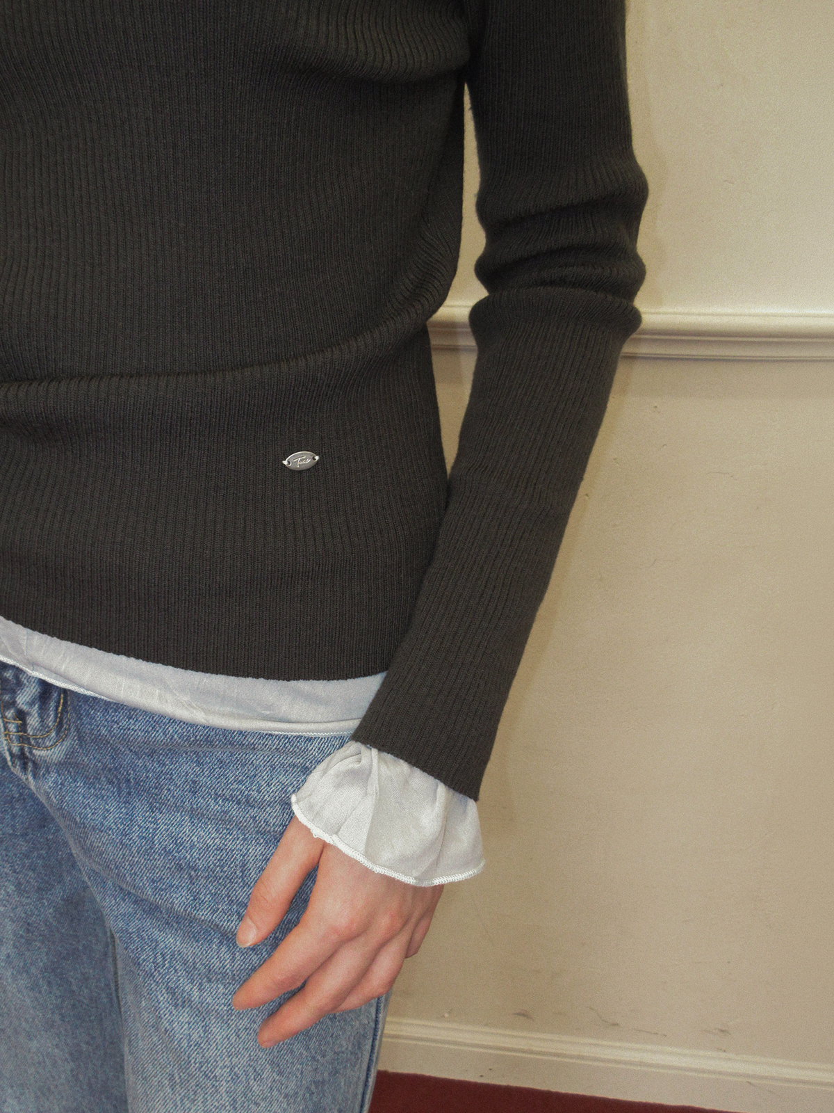 TWEE Ejeun open collar U-neck long sleeve knit - Model styling view