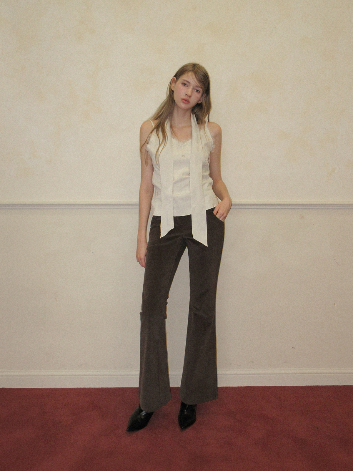 TWEE Pevol lace suede sleeveless blouse - Model styling view