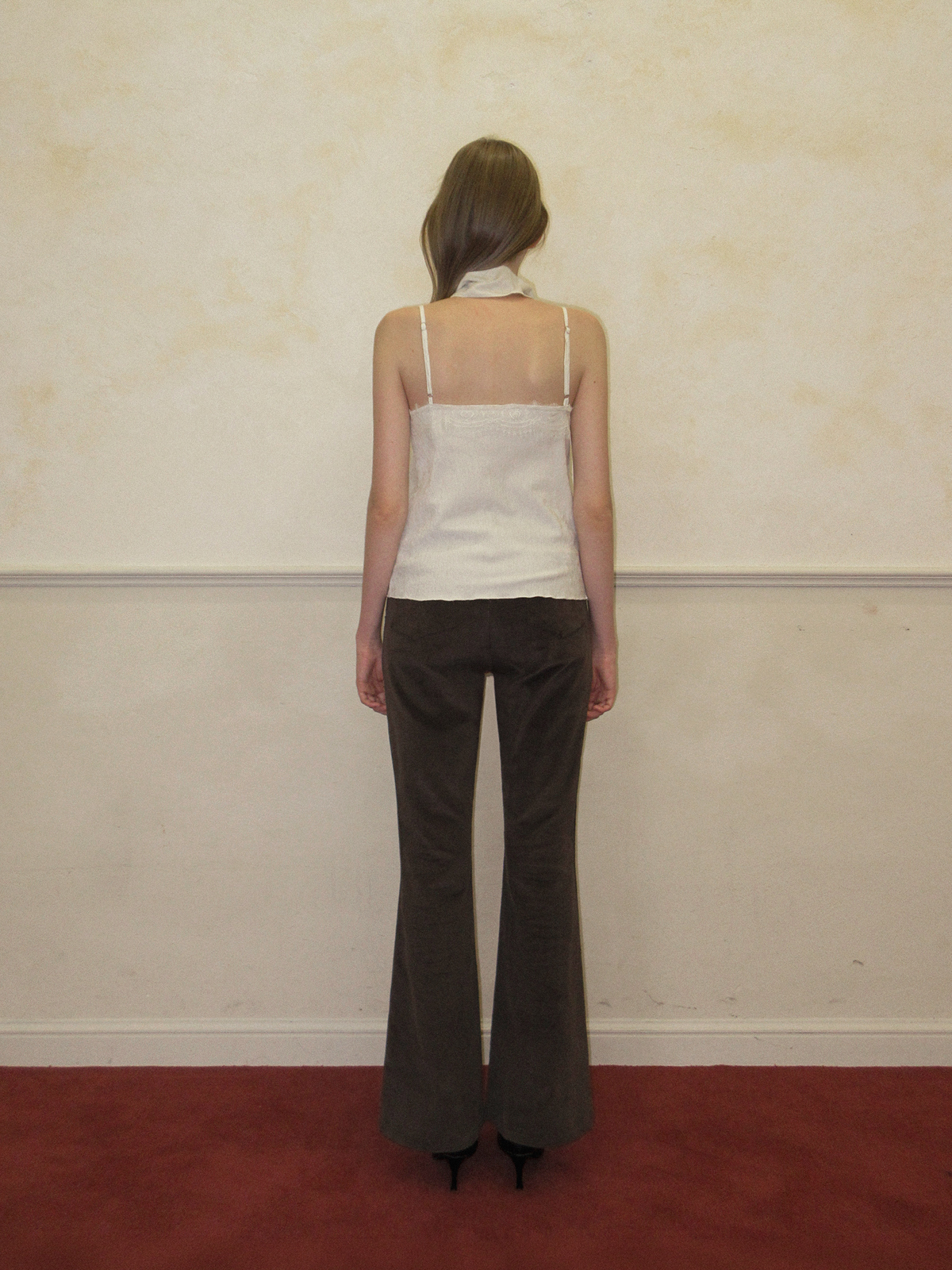 TWEE Pevol lace suede sleeveless blouse - Model styling view